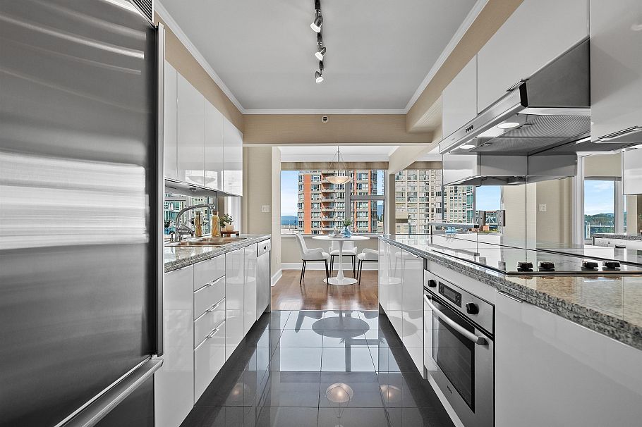 1301 1501 Howe Street Vancouver, BC - 16