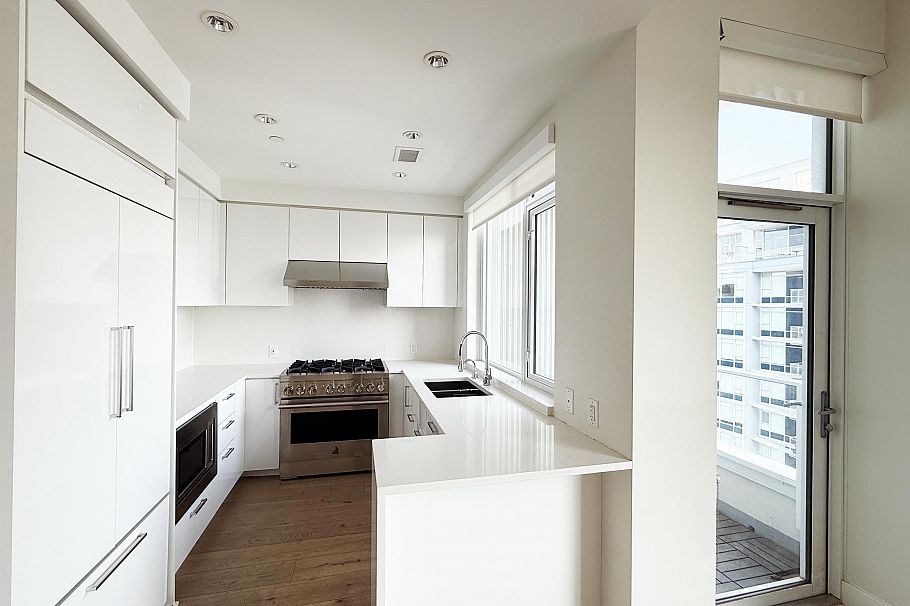 1702 8533 River District Crossing Vancouver, BC - 3