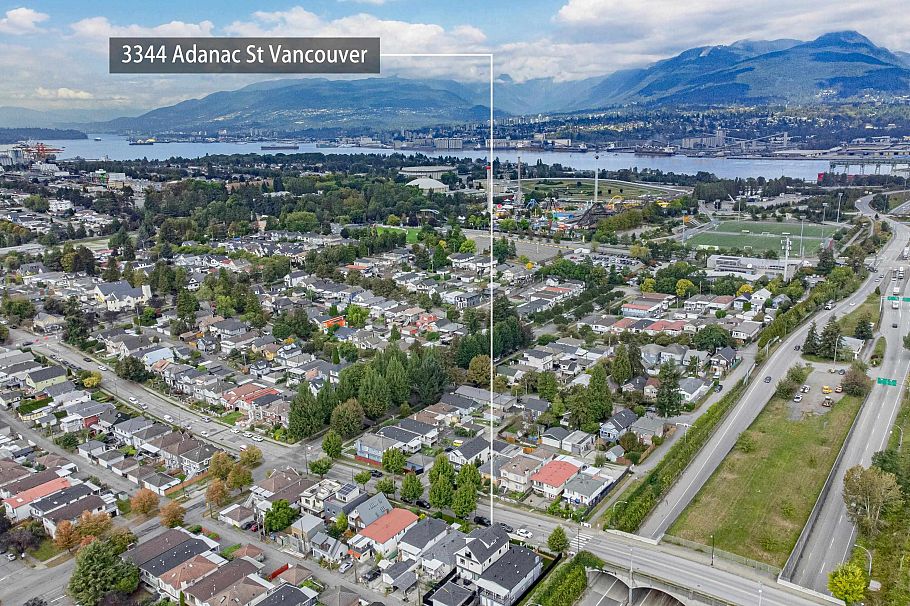2 3344 Adanac Street Vancouver, BC - 31