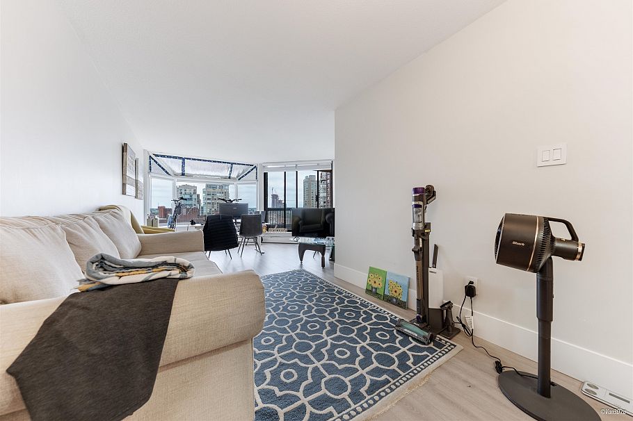 914 950 Drake Street Vancouver, BC - 10