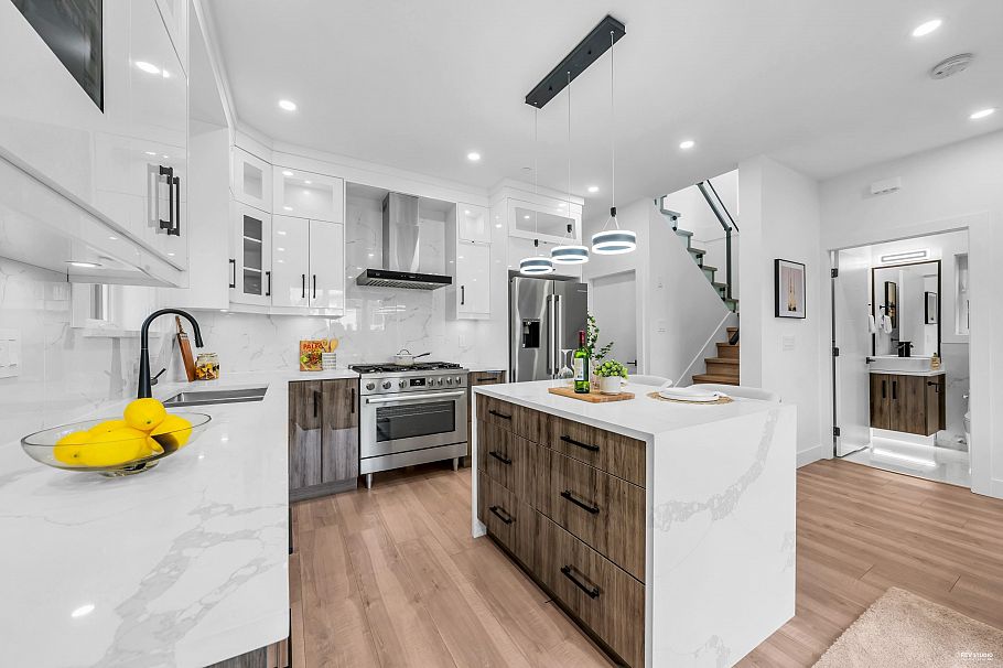 2 3344 Adanac Street Vancouver, BC - 12