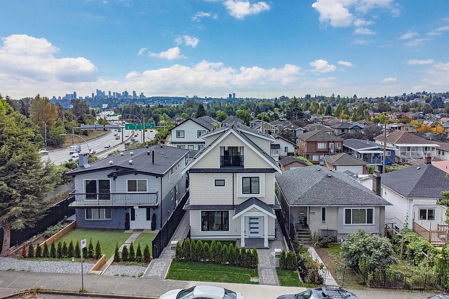 2 3344 Adanac Street Vancouver, BC - 6