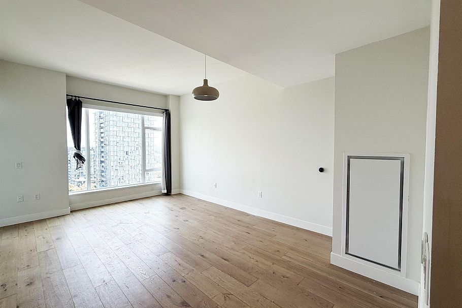 1702 8533 River District Crossing Vancouver, BC - 2