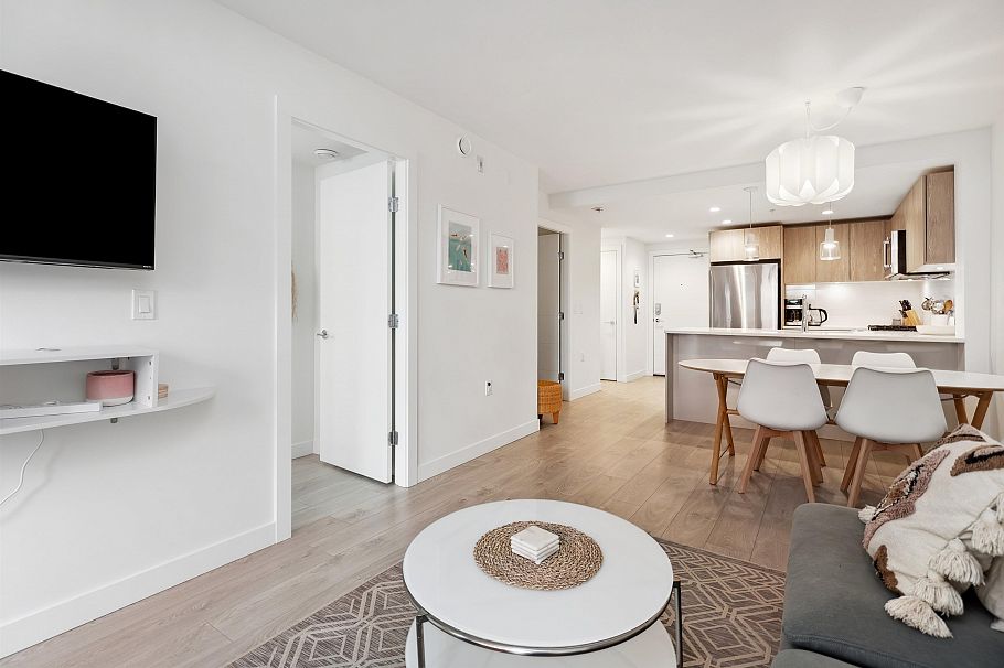 107 128 E 8th Street North Vancouver, BC - 5