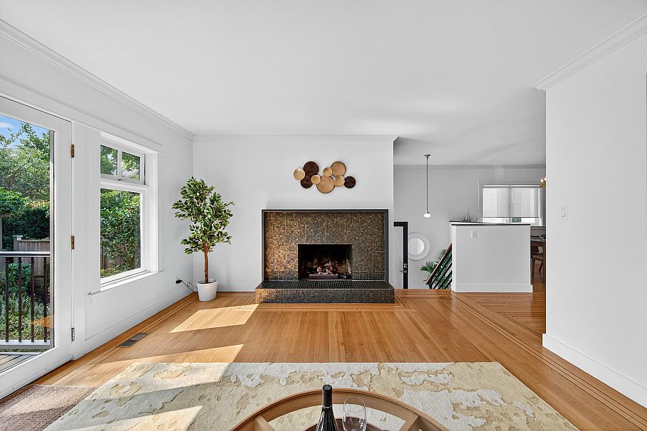 4427 W 7th Avenue Vancouver, BC - 14