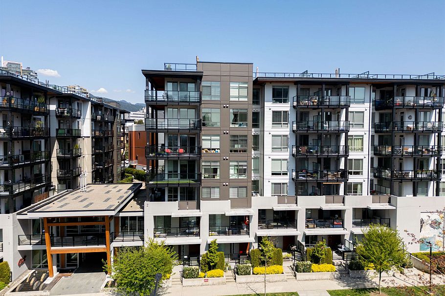 107 128 E 8th Street North Vancouver, BC - 37