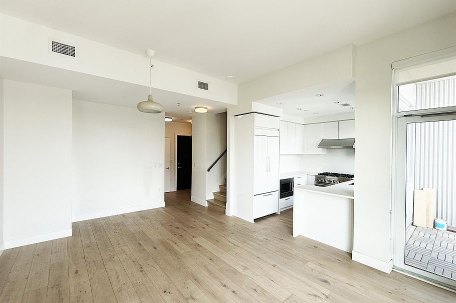 1702 8533 River District Crossing Vancouver, BC - 5