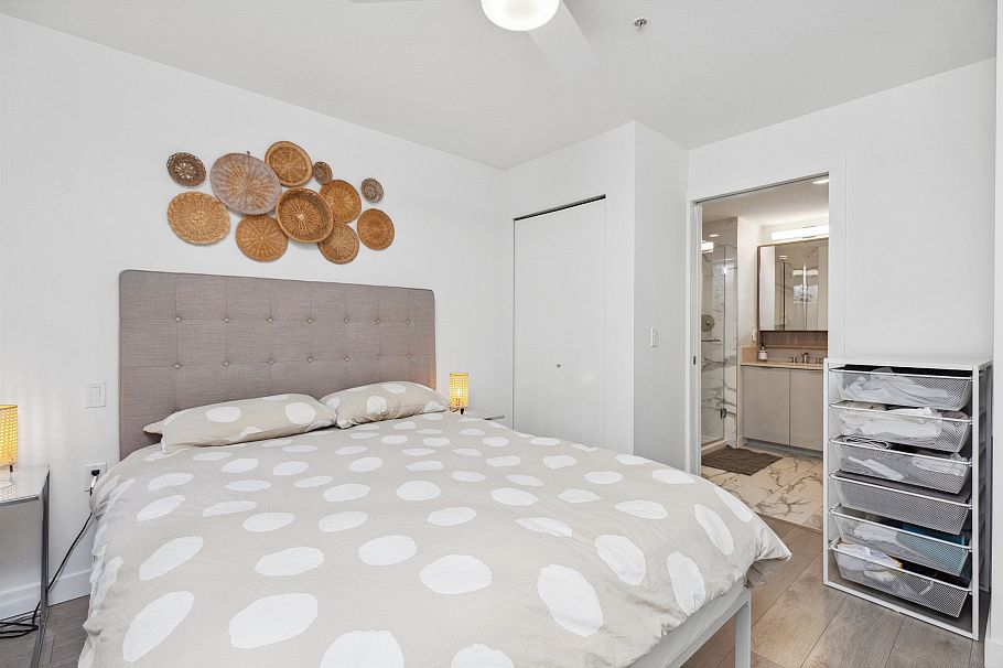 107 128 E 8th Street North Vancouver, BC - 14