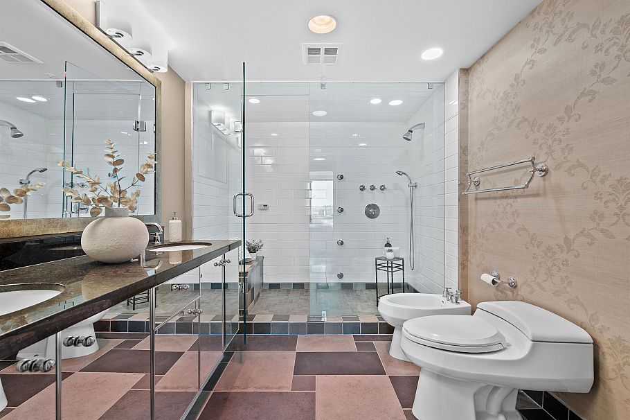 1301 1501 Howe Street Vancouver, BC - 21