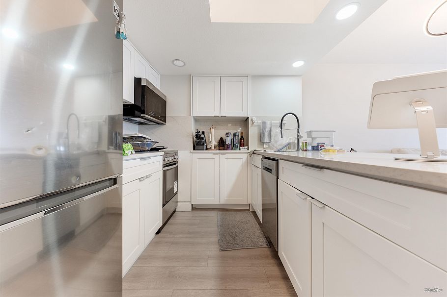 914 950 Drake Street Vancouver, BC - 5