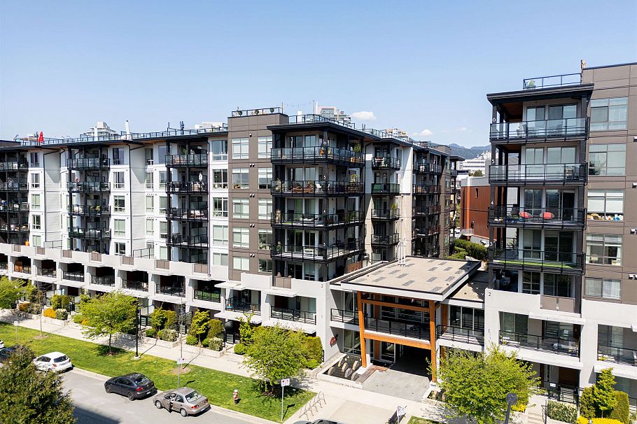 107 128 E 8th Street North Vancouver, BC - 36