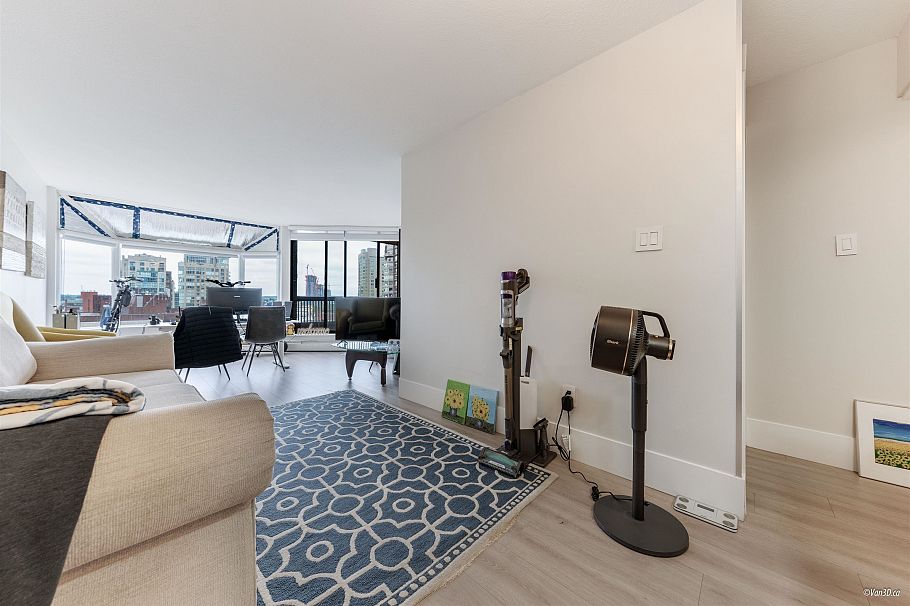 914 950 Drake Street Vancouver, BC - 9