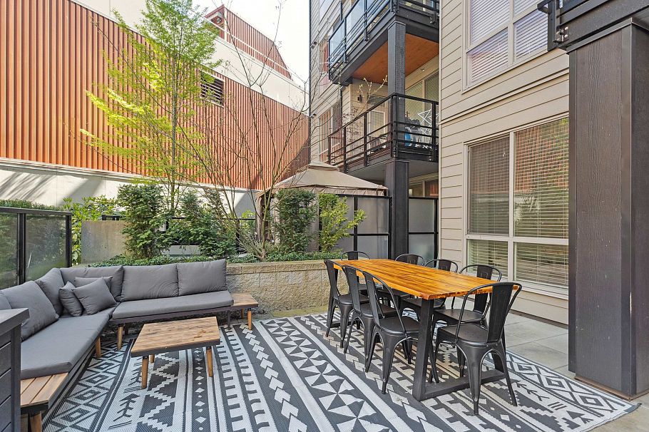 107 128 E 8th Street North Vancouver, BC - 1