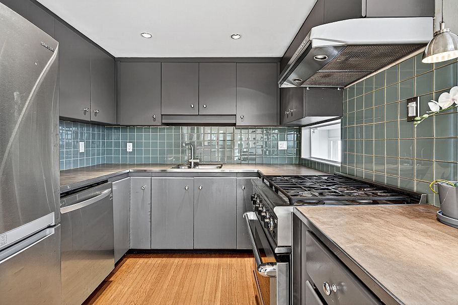 4427 W 7th Avenue Vancouver, BC - 18