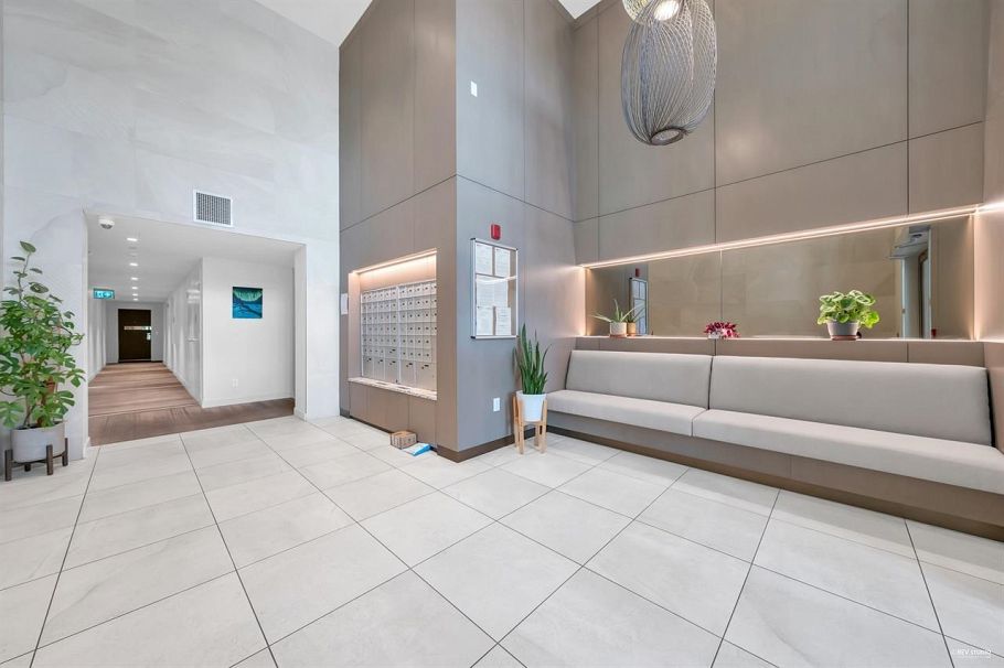 303 5289 Cambie Street Vancouver, BC - 5