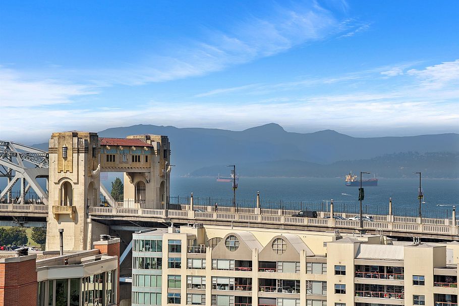 1301 1501 Howe Street Vancouver, BC - 35