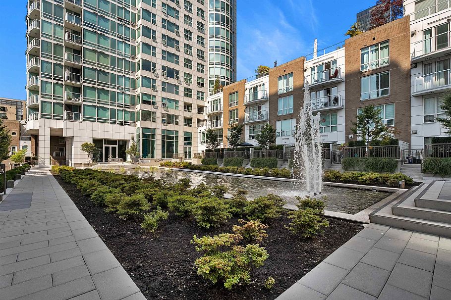 1301 1501 Howe Street Vancouver, BC - 28