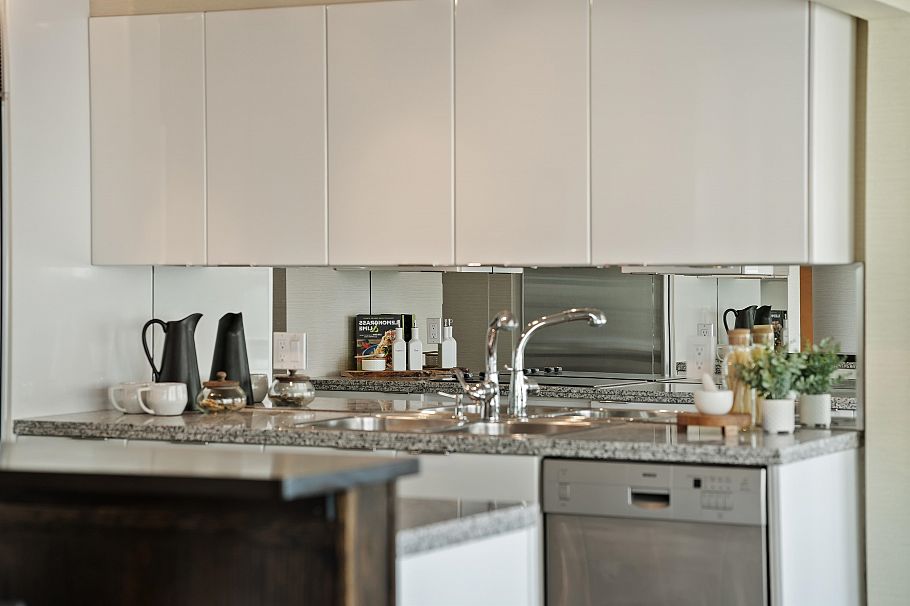 1301 1501 Howe Street Vancouver, BC - 15