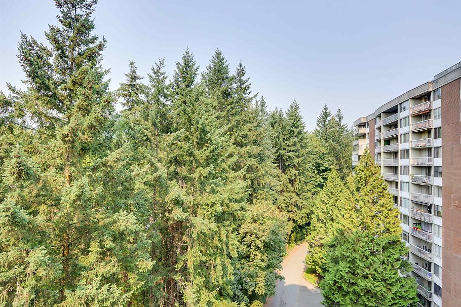 1004 2024 Fullerton Avenue North Vancouver, BC - 1