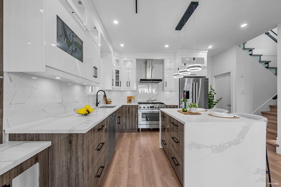 2 3344 Adanac Street Vancouver, BC - 11