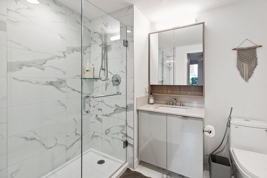 107 128 E 8th Street North Vancouver, BC - 18