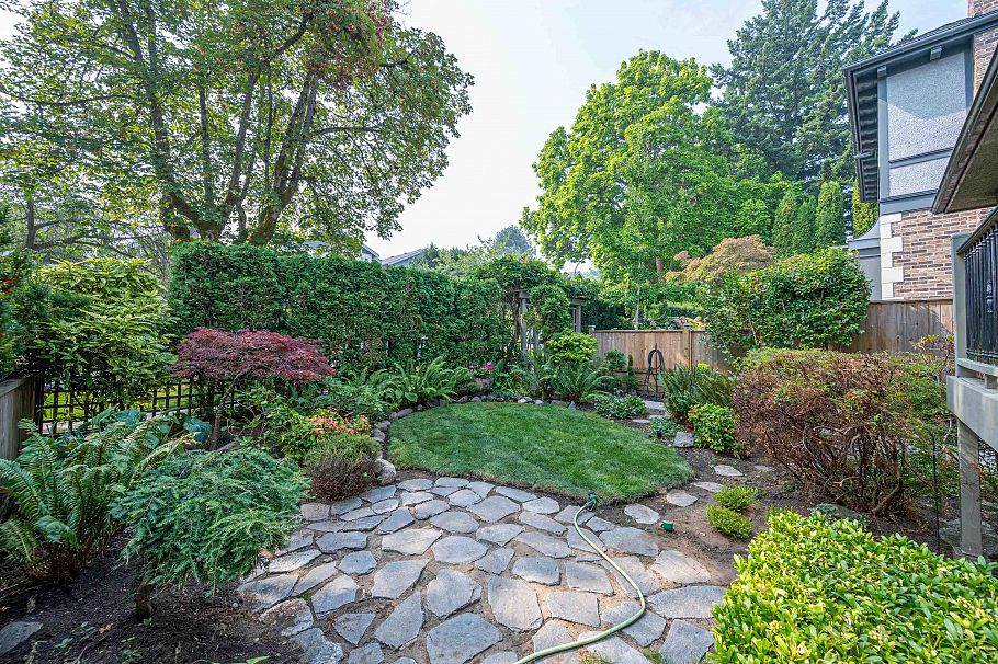 4427 W 7th Avenue Vancouver, BC - 3