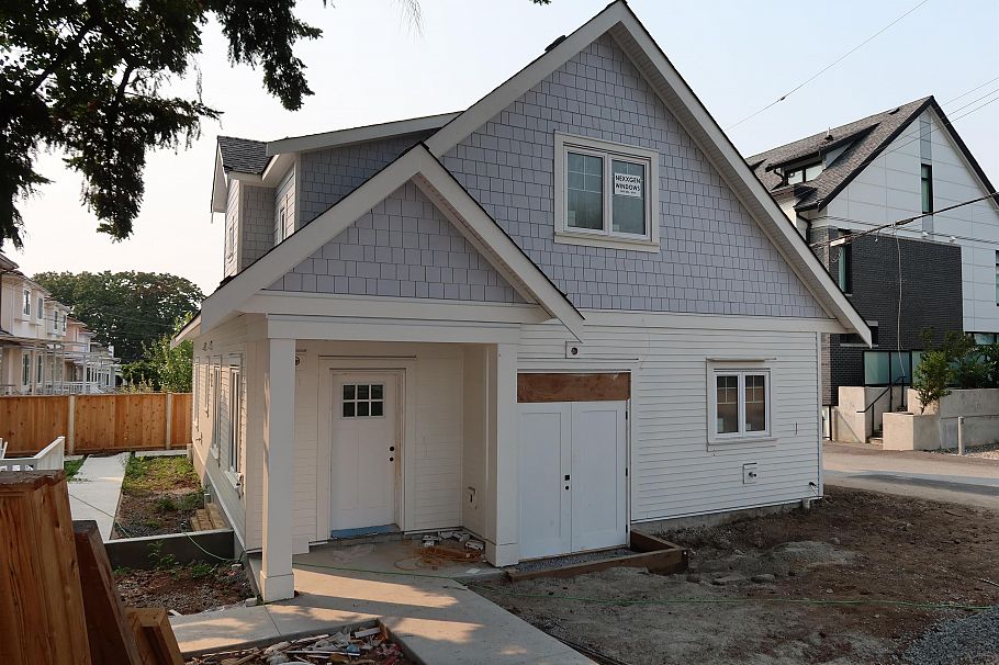 970 Park Drive Vancouver, BC - 2