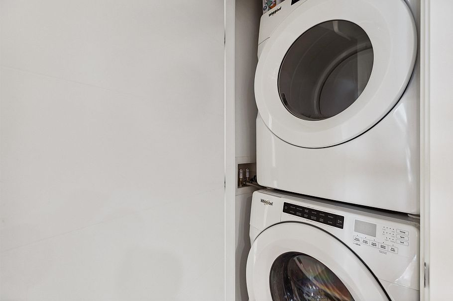 107 128 E 8th Street North Vancouver, BC - 26