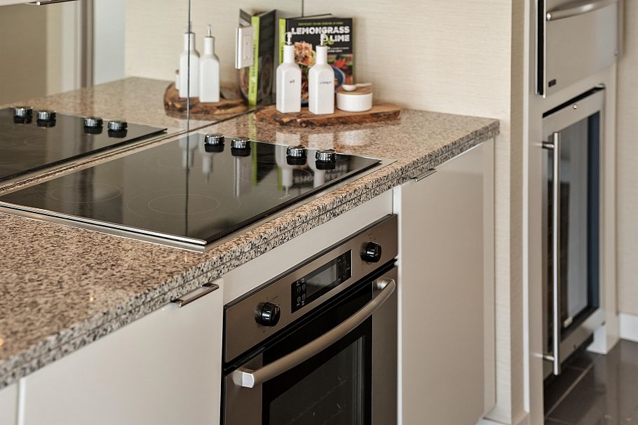 1301 1501 Howe Street Vancouver, BC - 17