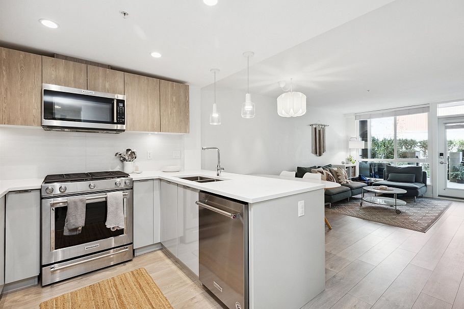 107 128 E 8th Street North Vancouver, BC - 6