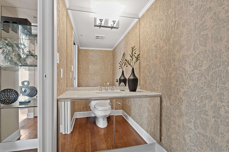 1301 1501 Howe Street Vancouver, BC - 23