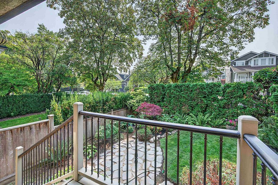 4427 W 7th Avenue Vancouver, BC - 12