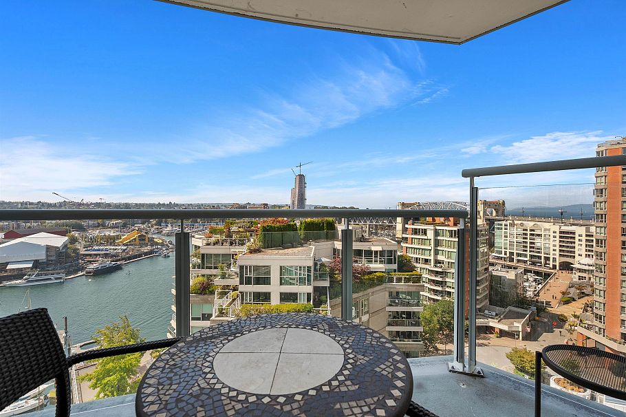 1301 1501 Howe Street Vancouver, BC - 27