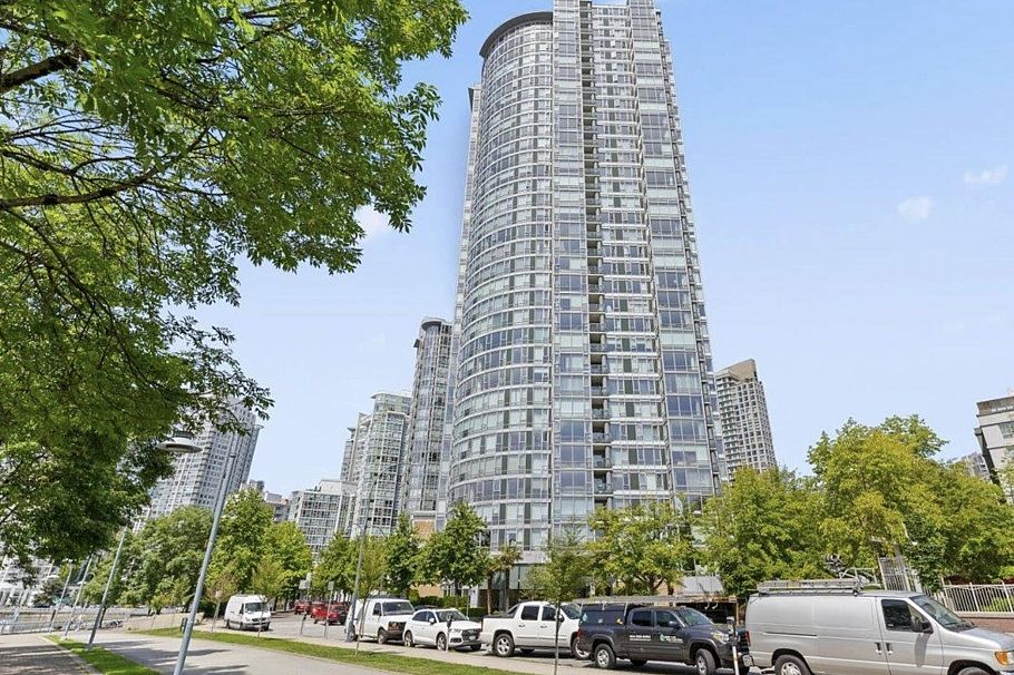 3202 1033 Marinaside Crescent Vancouver, BC - 31