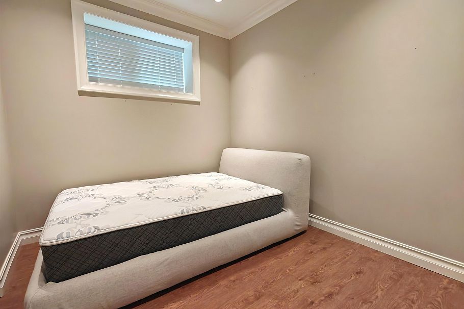 3520 W 37th Avenue Vancouver, BC - 35