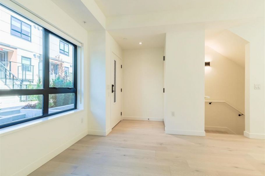 51 550 W 28th Avenue Vancouver, BC - 9