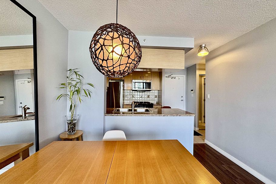 3202 1033 Marinaside Crescent Vancouver, BC - 4