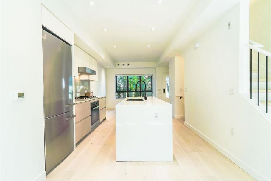 51 550 W 28th Avenue Vancouver, BC - 8