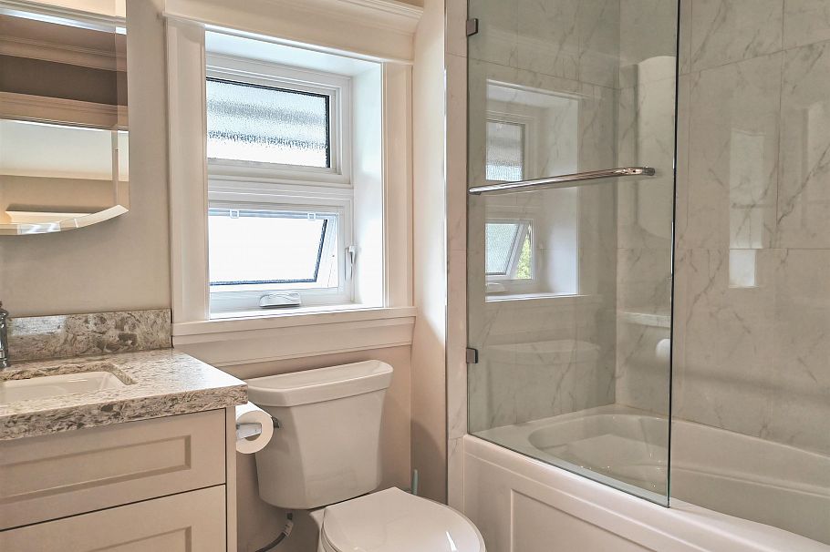 3520 W 37th Avenue Vancouver, BC - 24