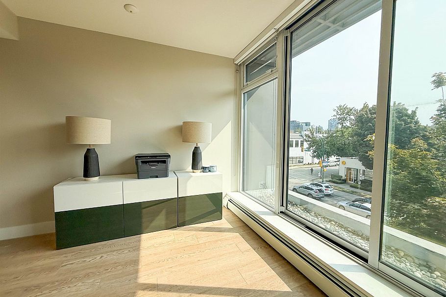 305 1783 Manitoba Street Vancouver, BC - 11