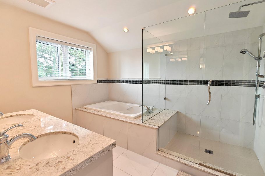 3520 W 37th Avenue Vancouver, BC - 21