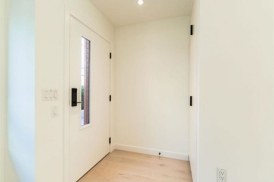 51 550 W 28th Avenue Vancouver, BC - 13