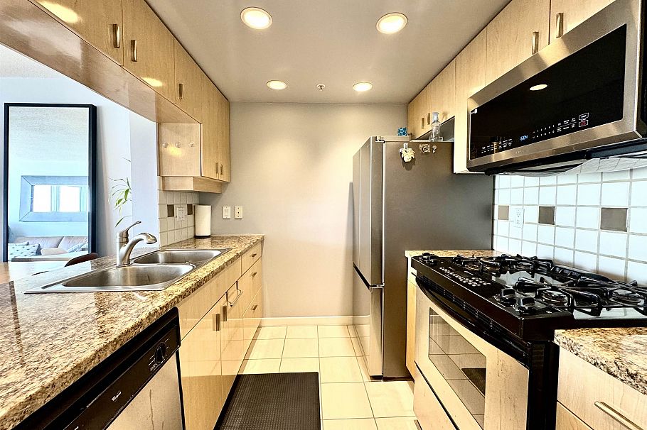 3202 1033 Marinaside Crescent Vancouver, BC - 6