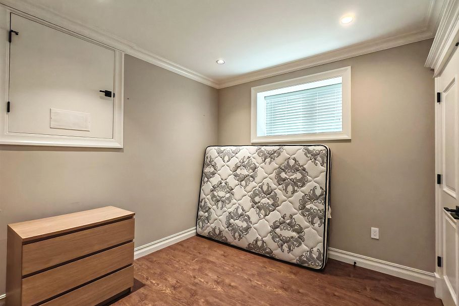 3520 W 37th Avenue Vancouver, BC - 37