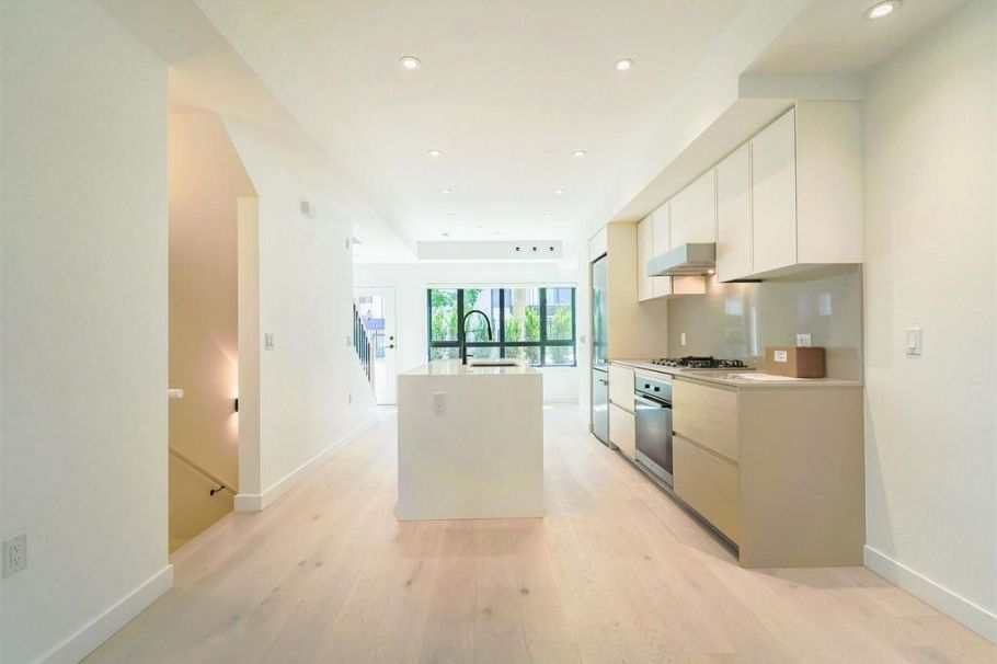 51 550 W 28th Avenue Vancouver, BC - 7