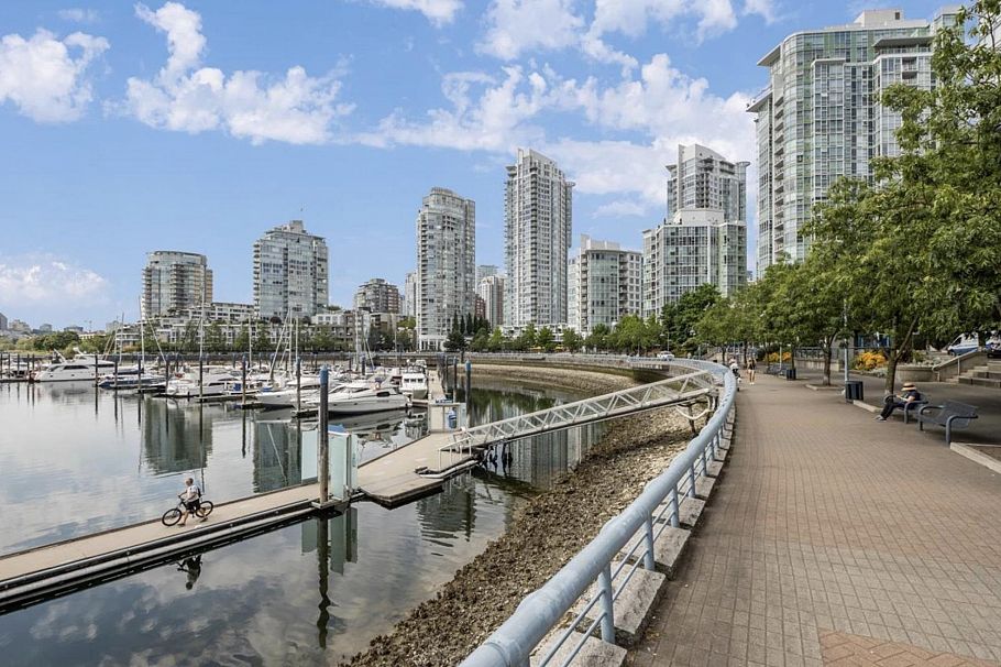 3202 1033 Marinaside Crescent Vancouver, BC - 30