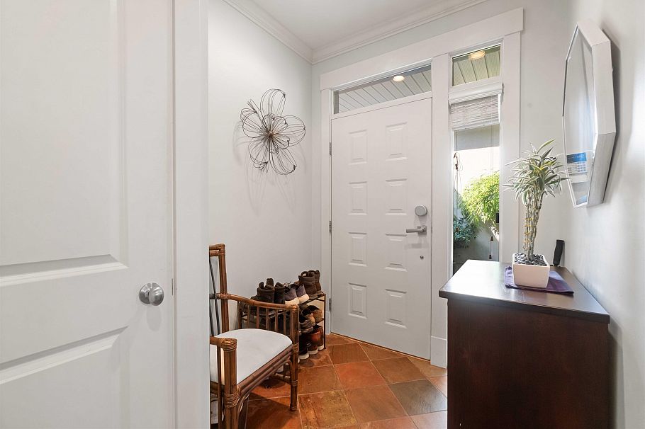 720 W 68th Avenue Vancouver, BC - 5