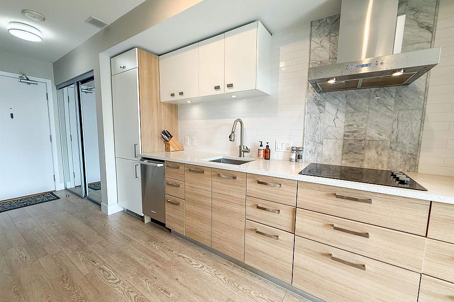 305 1783 Manitoba Street Vancouver, BC - 3