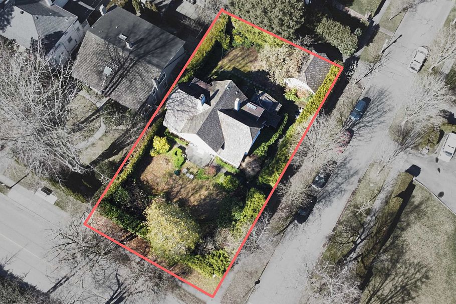 6485 Adera Street Vancouver, BC - 14