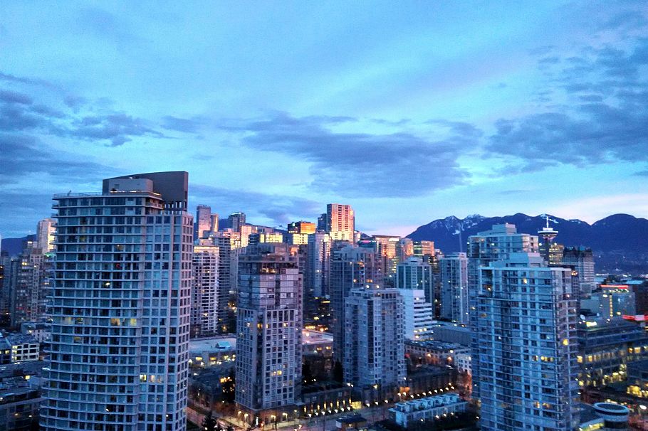 3202 1033 Marinaside Crescent Vancouver, BC - 2